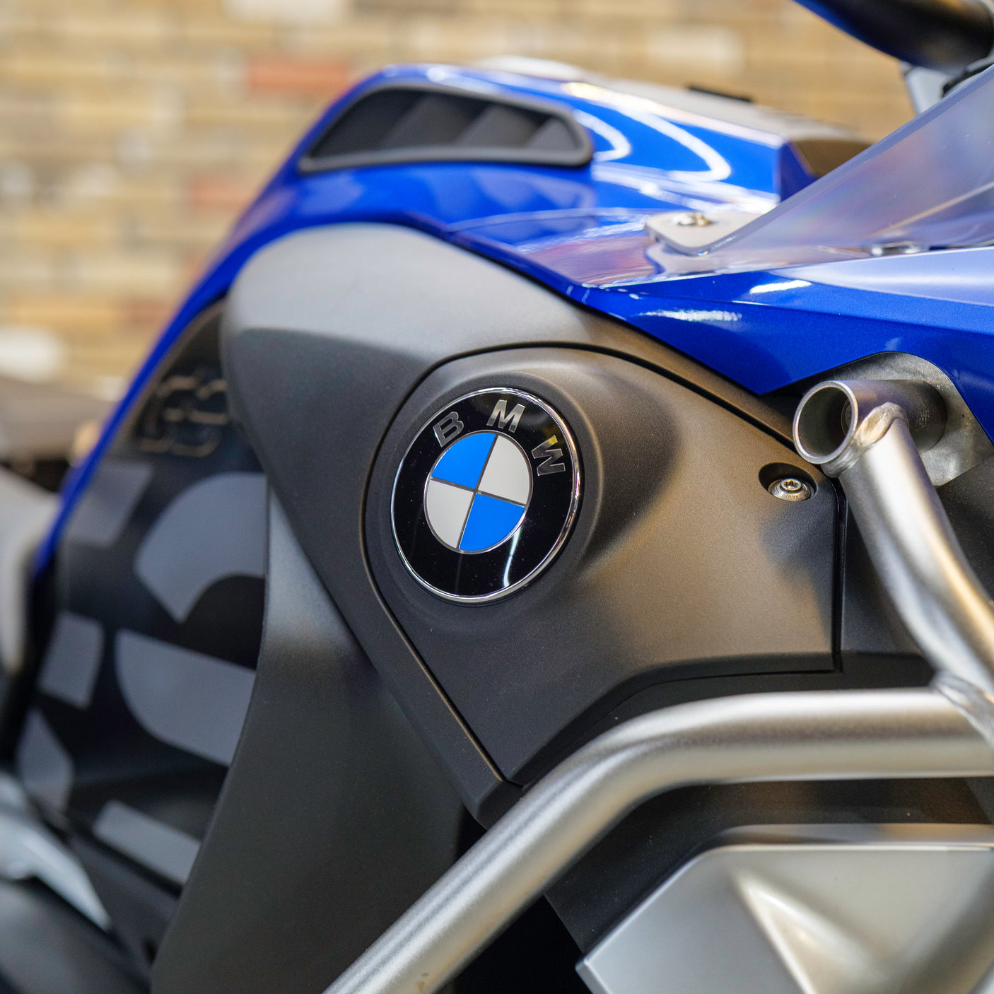 SUPER LOW ODDS: BMW GS1250 ADVENTURE + £3000