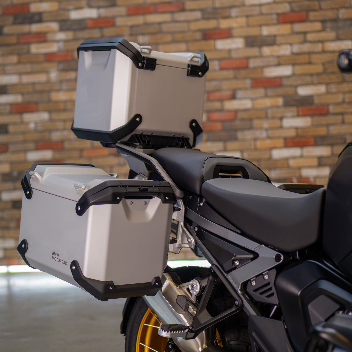 BRAND NEW FULLY LOADED 2025 BMW 1300 GSA + Luggage + £2,000