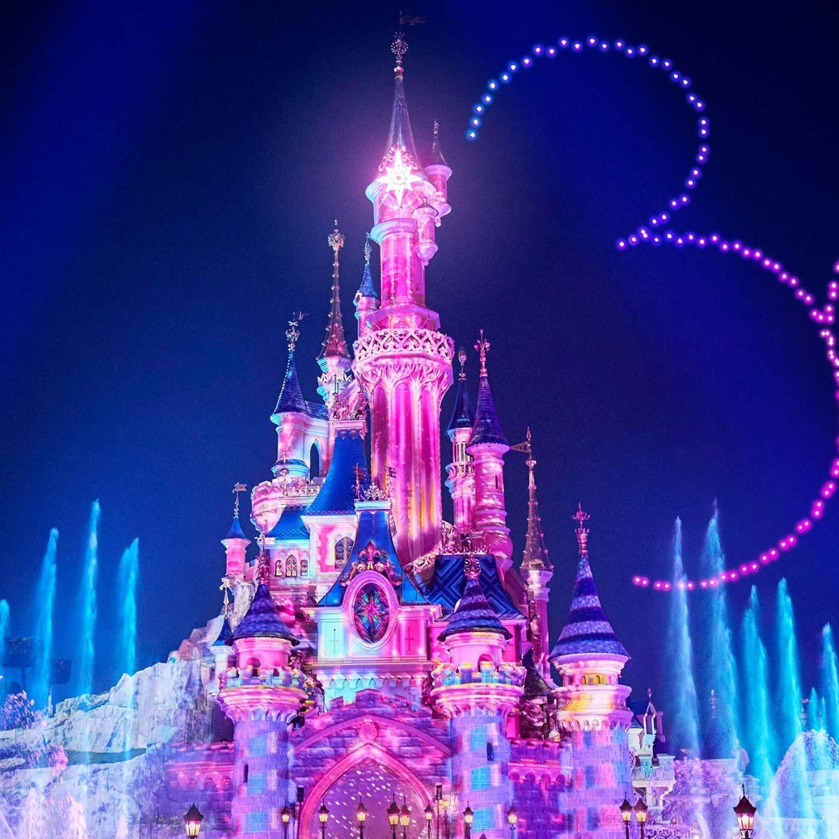 3 Nights at Disneyland Paris for 4 people + £1,000!