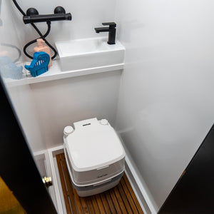 Charlotte - 3 berth Super Lux Off Grid Camper
