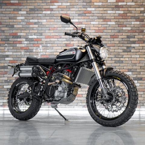 ULTRA LOW MILE - CCM Maverick Scrambler