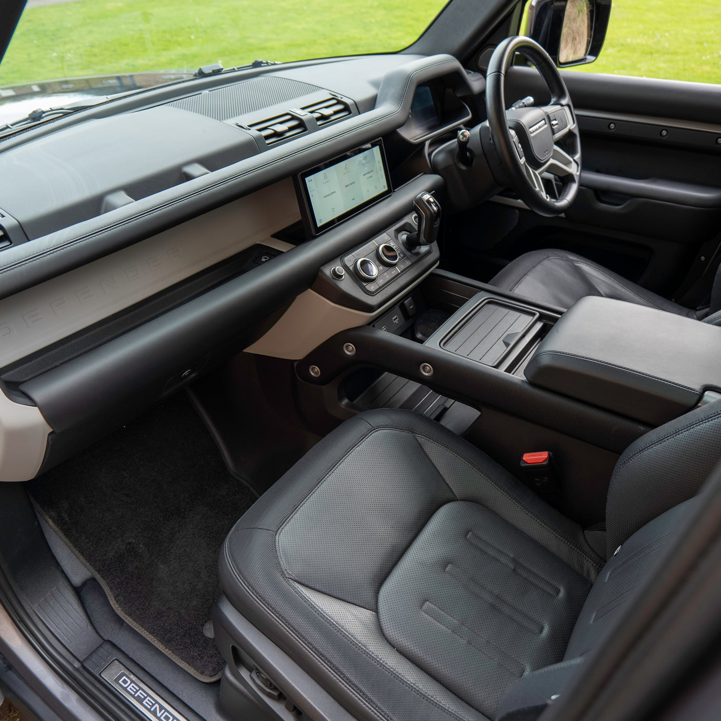 Land Rover Defender X-Dynamic HSE
