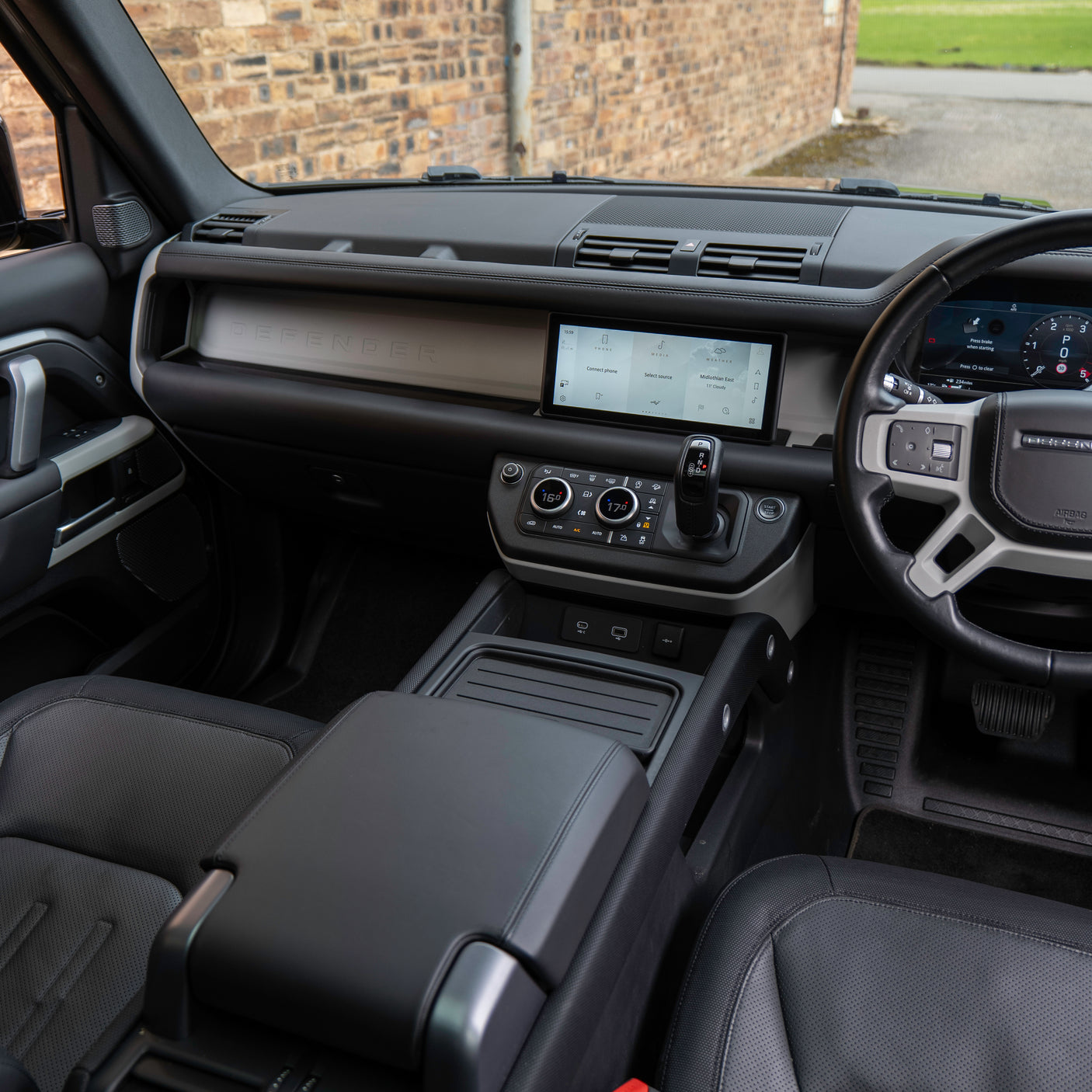 Land Rover Defender X-Dynamic HSE