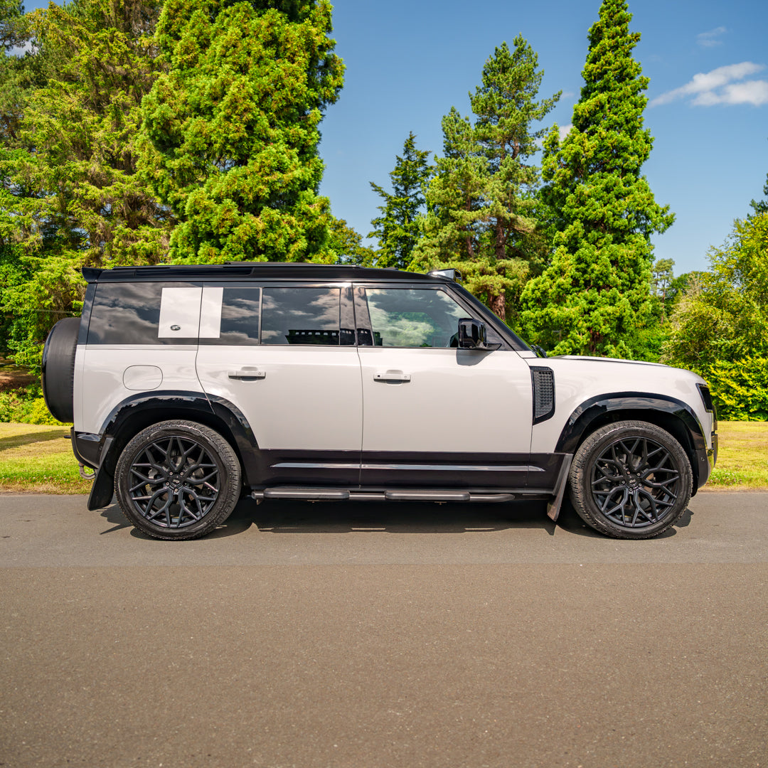 Land Rover Defender X-Dynamic HSE