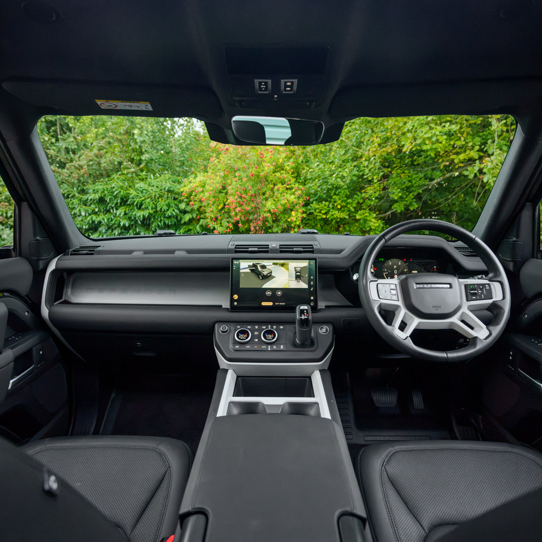 2025 Land Rover Defender 110 X-Dynamic
