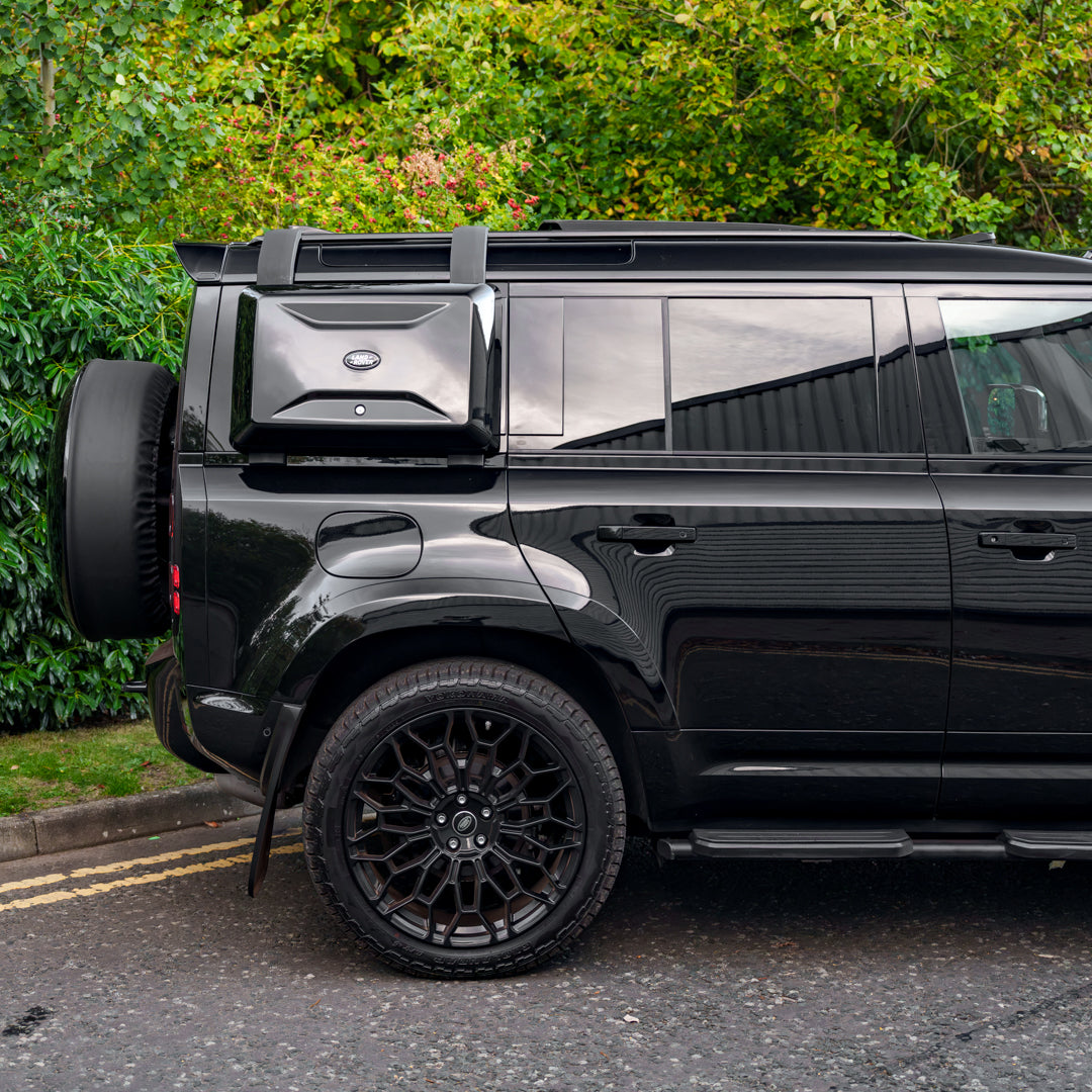 2025 Land Rover Defender 110 X-Dynamic