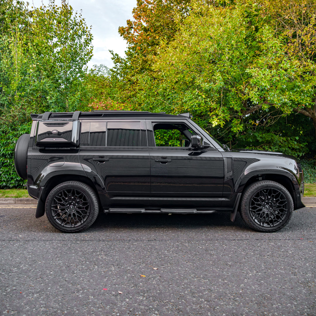 2025 Land Rover Defender 110 X-Dynamic