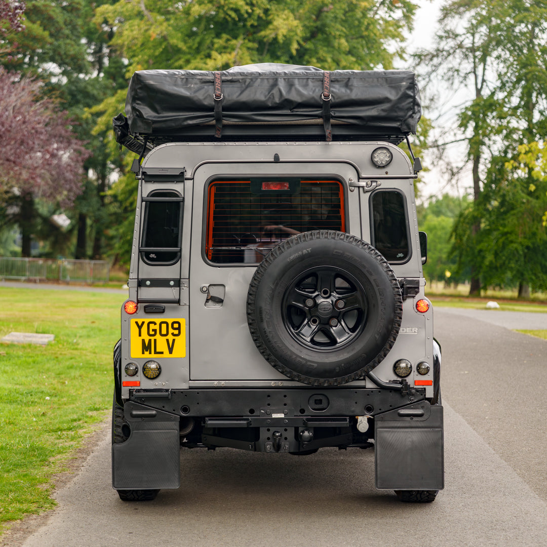 Land Rover Defender 90