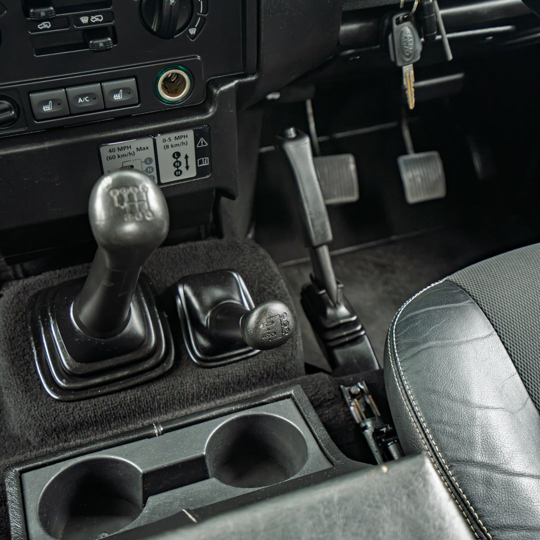 Land Rover Defender 90