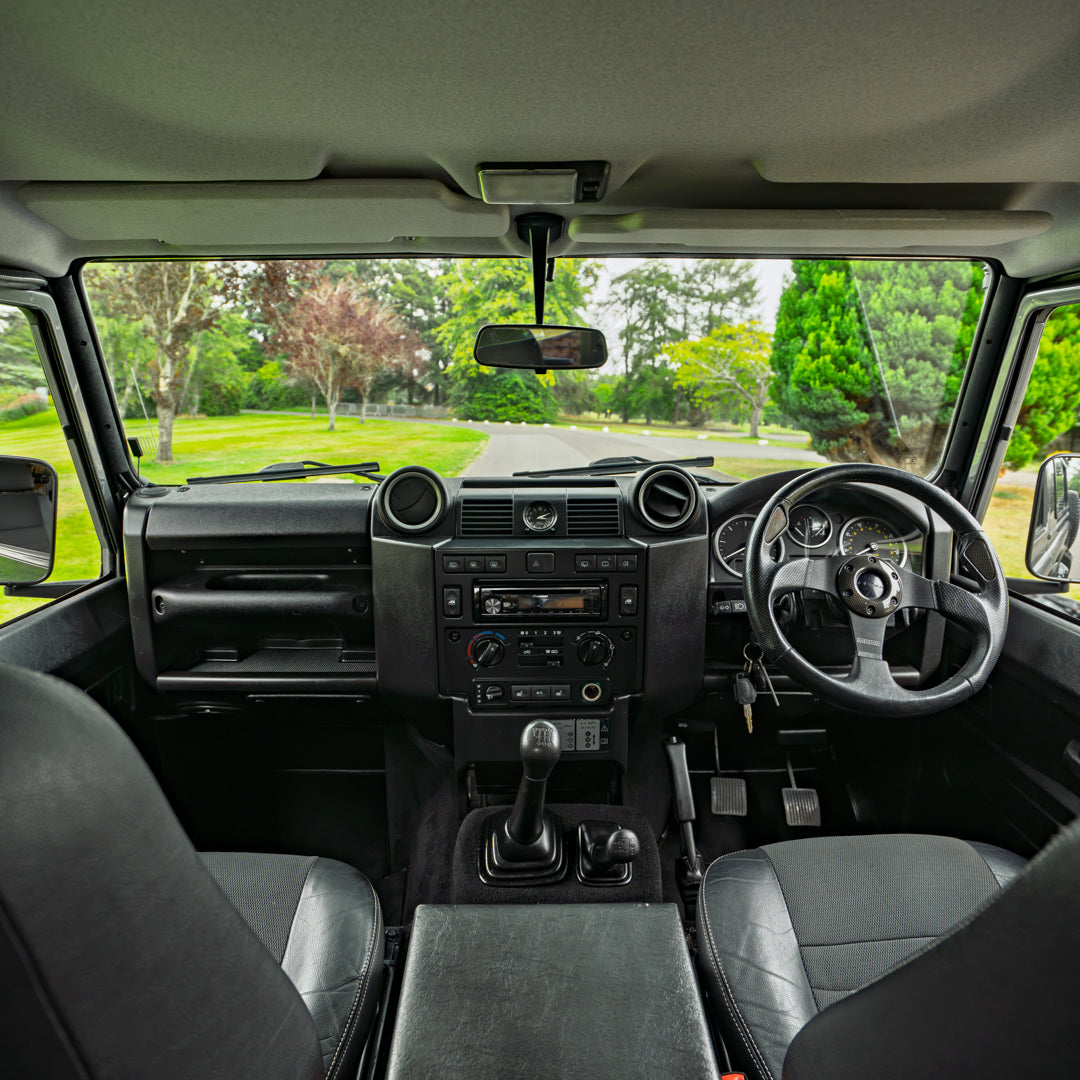 Land Rover Defender 90