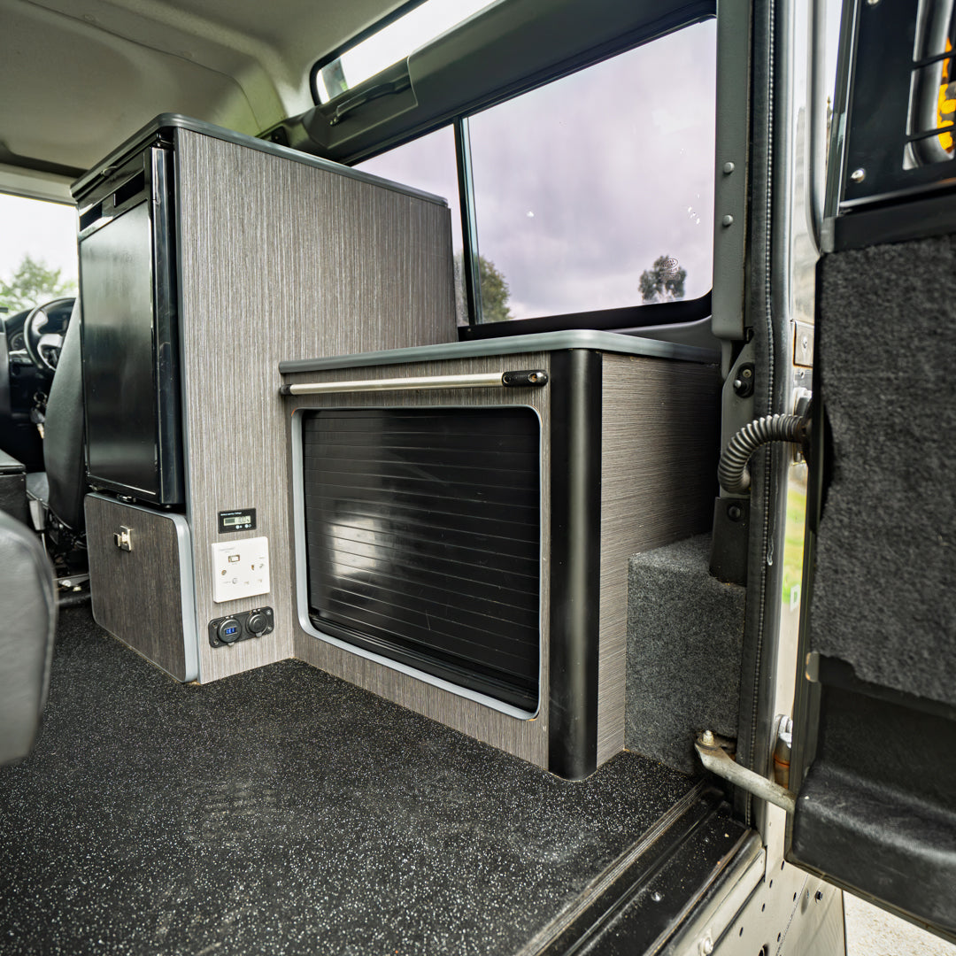 Land Rover Defender 90