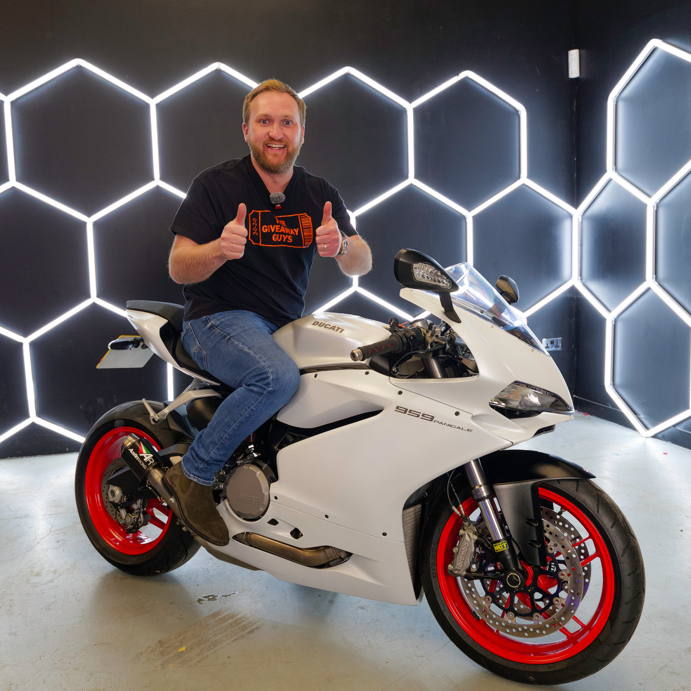 FAST FRIDAY: Ducati Panigale 959 Corse + £500