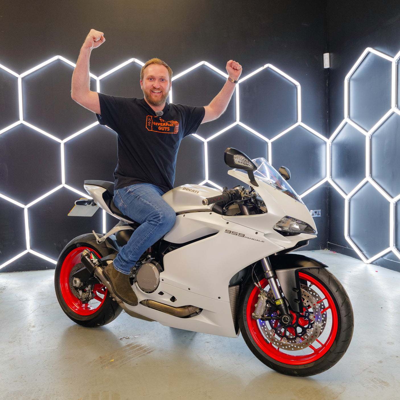 FAST FRIDAY: Ducati Panigale 959 Corse + £500