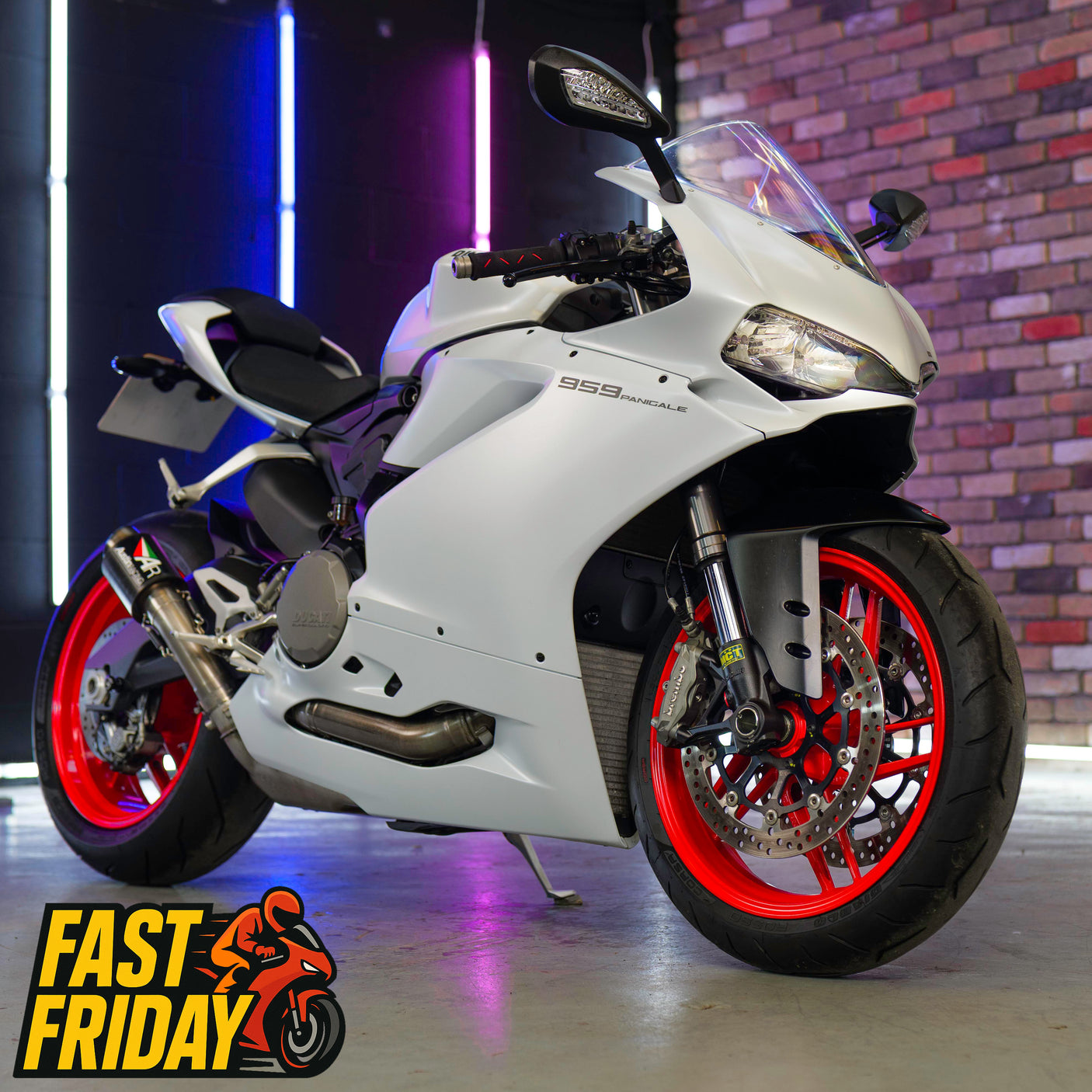 FAST FRIDAY: Ducati Panigale 959 Corse + £500