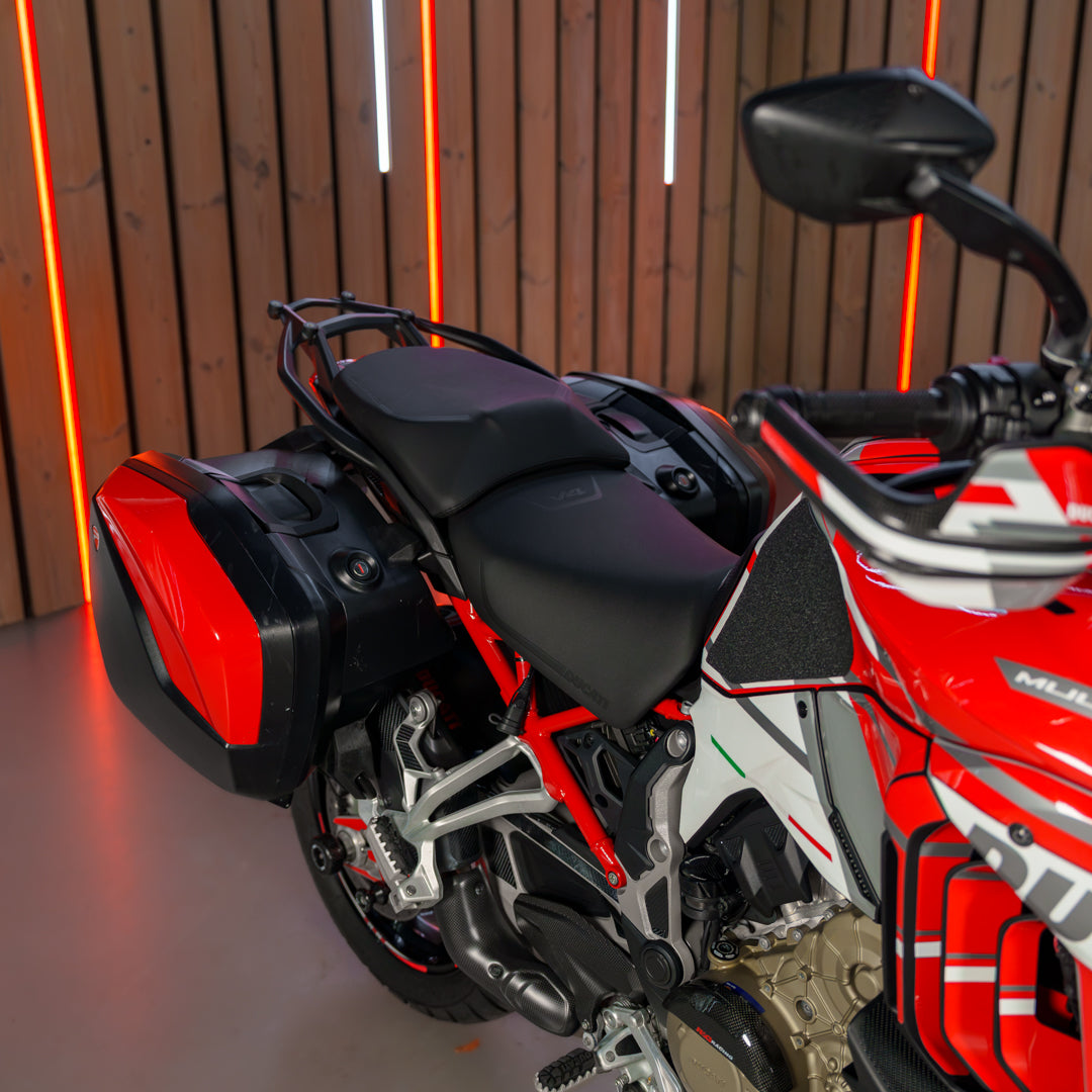 Ducati V4S Combo: Streetfighter + Multistrada