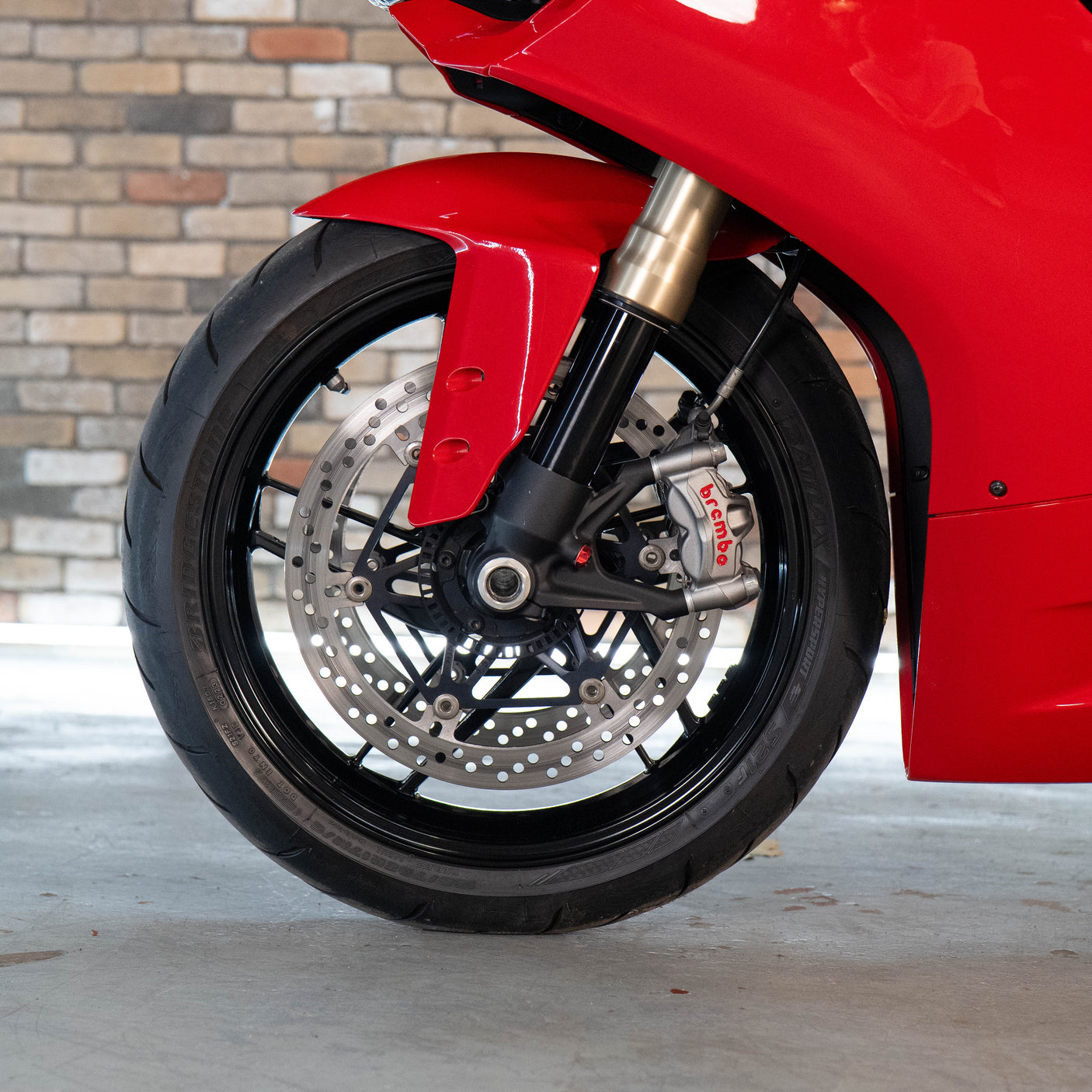 FAST FRIDAY - Ducati 1199 Panigale + £1000 cash