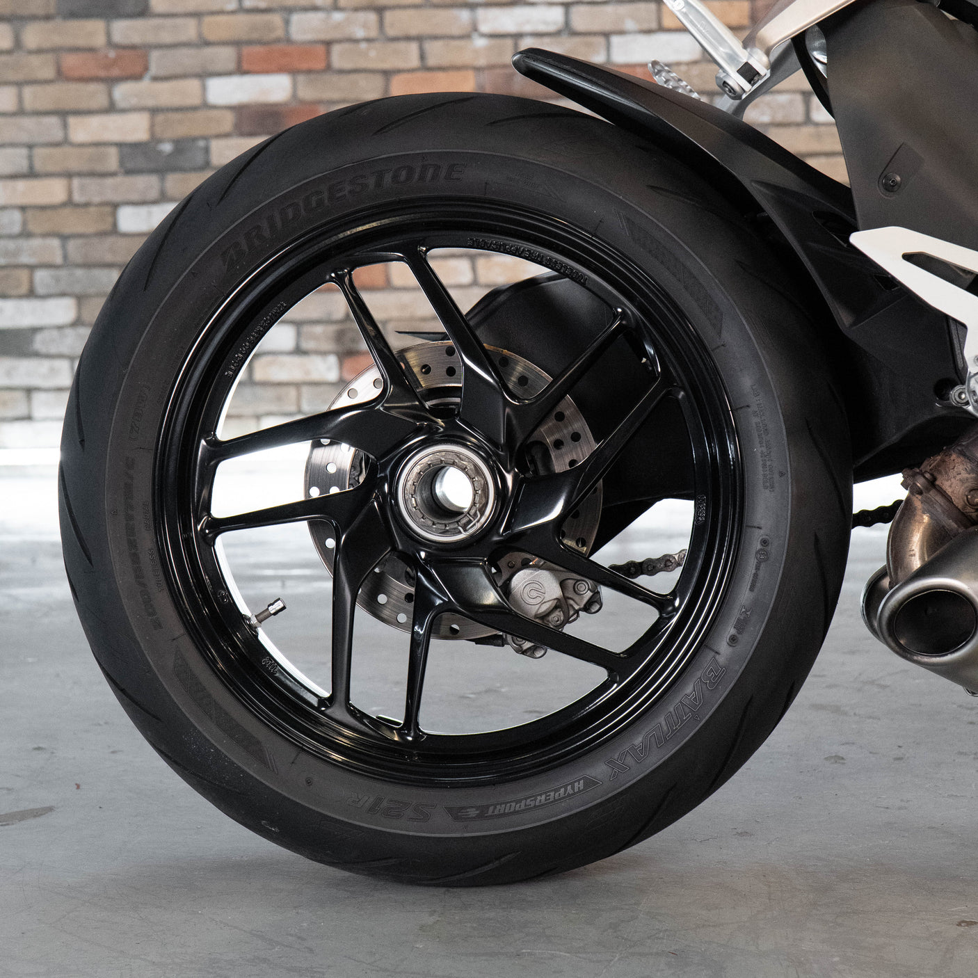 FAST FRIDAY - Ducati 1199 Panigale + £1000 cash