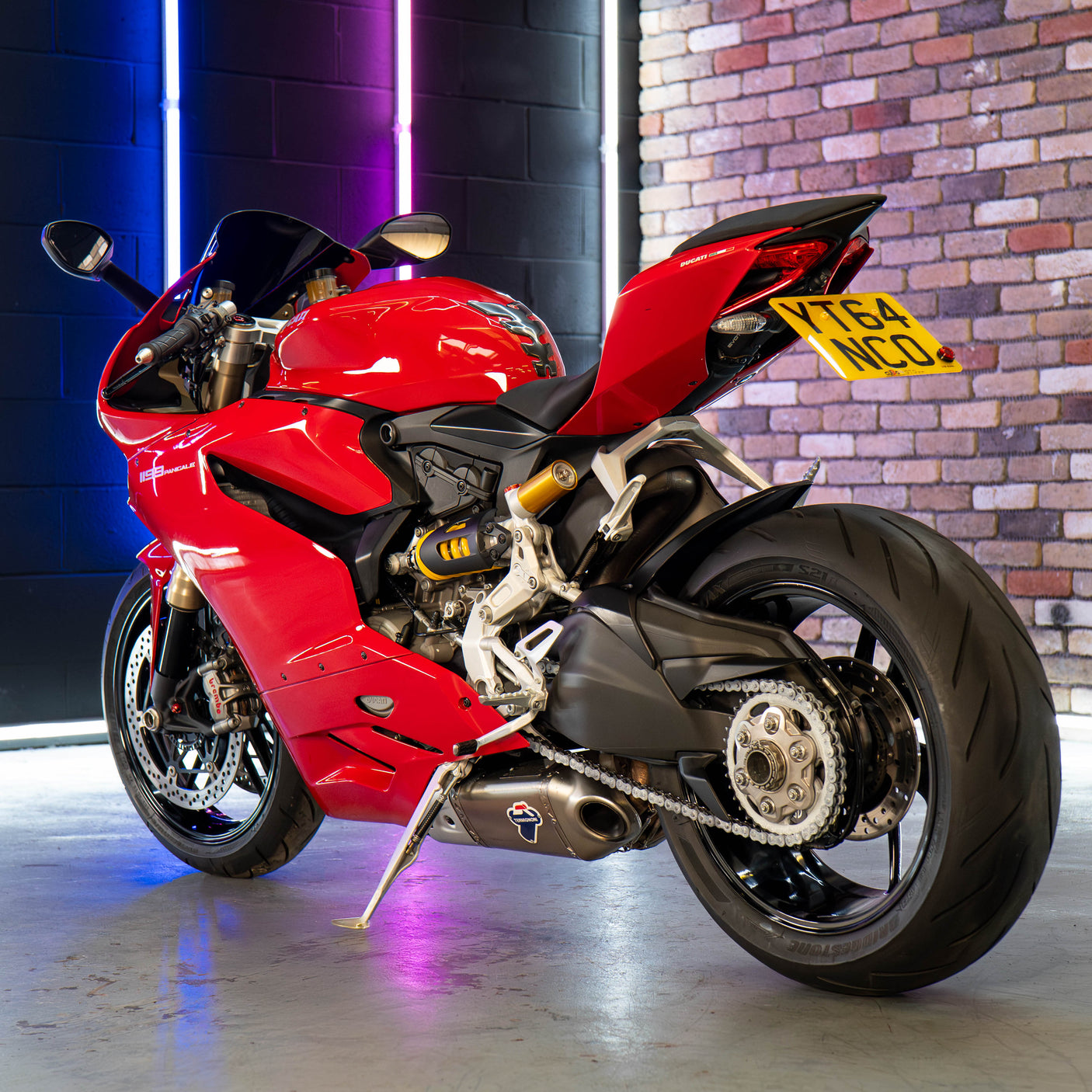 FAST FRIDAY - Ducati 1199 Panigale + £1000 cash