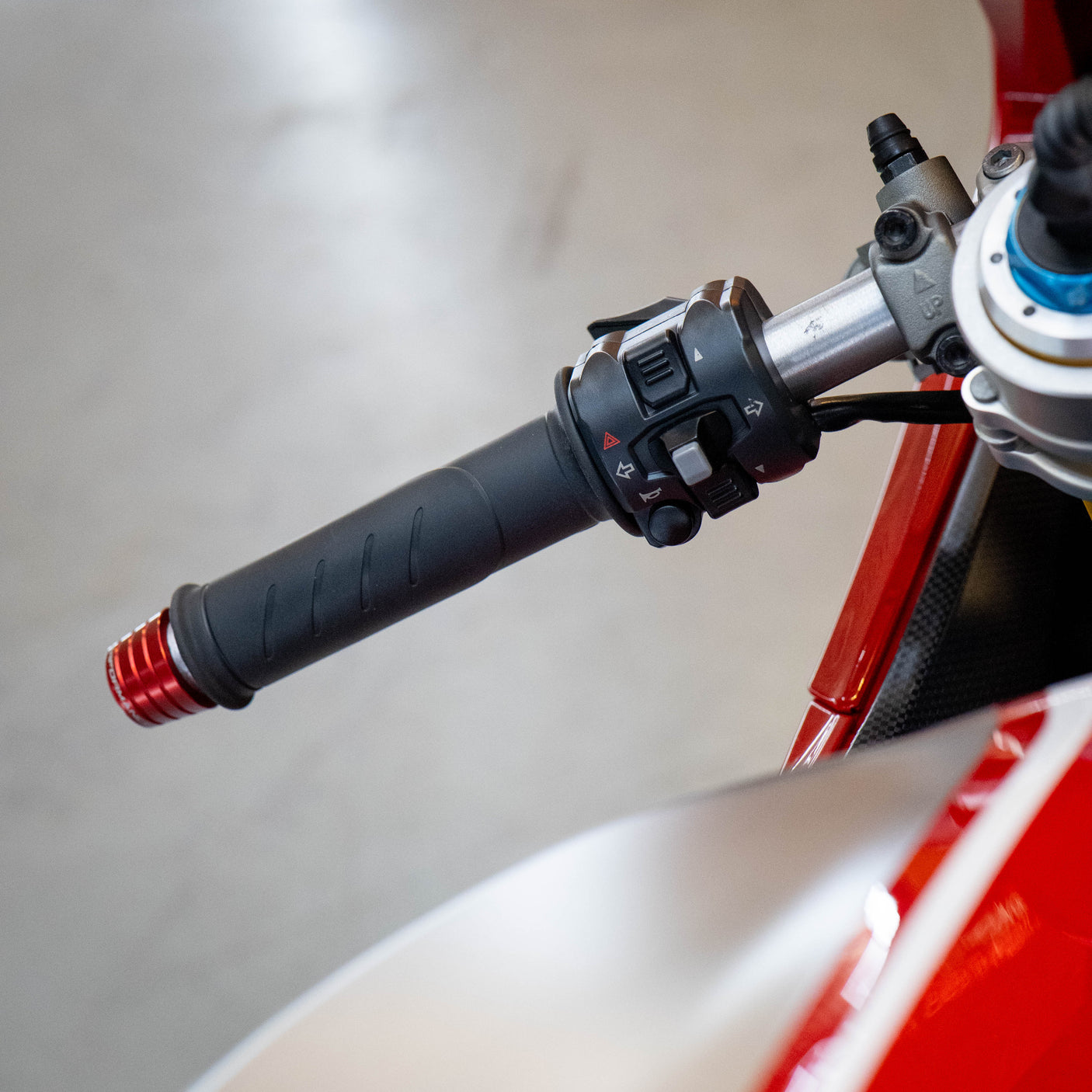 Fast Friday: INSANE Ducati Panigale R + £1000 cash