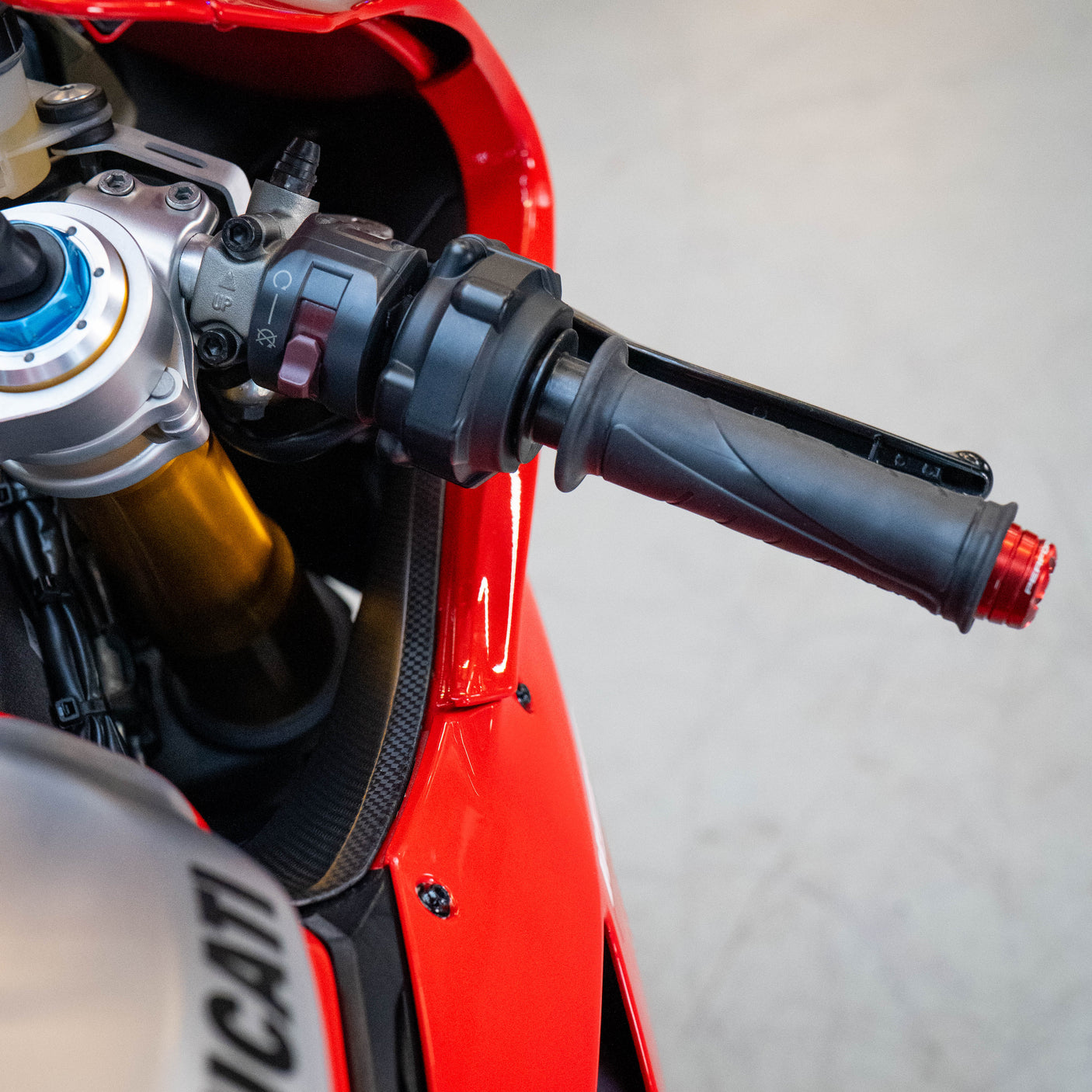 Fast Friday: INSANE Ducati Panigale R + £1000 cash
