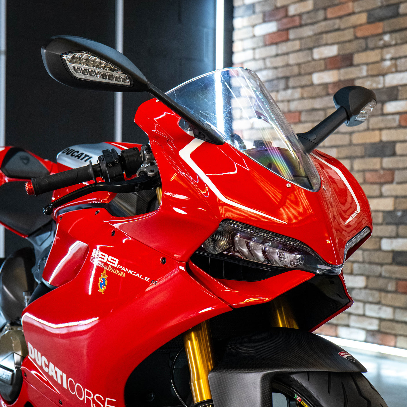 Fast Friday: INSANE Ducati Panigale R + £1000 cash