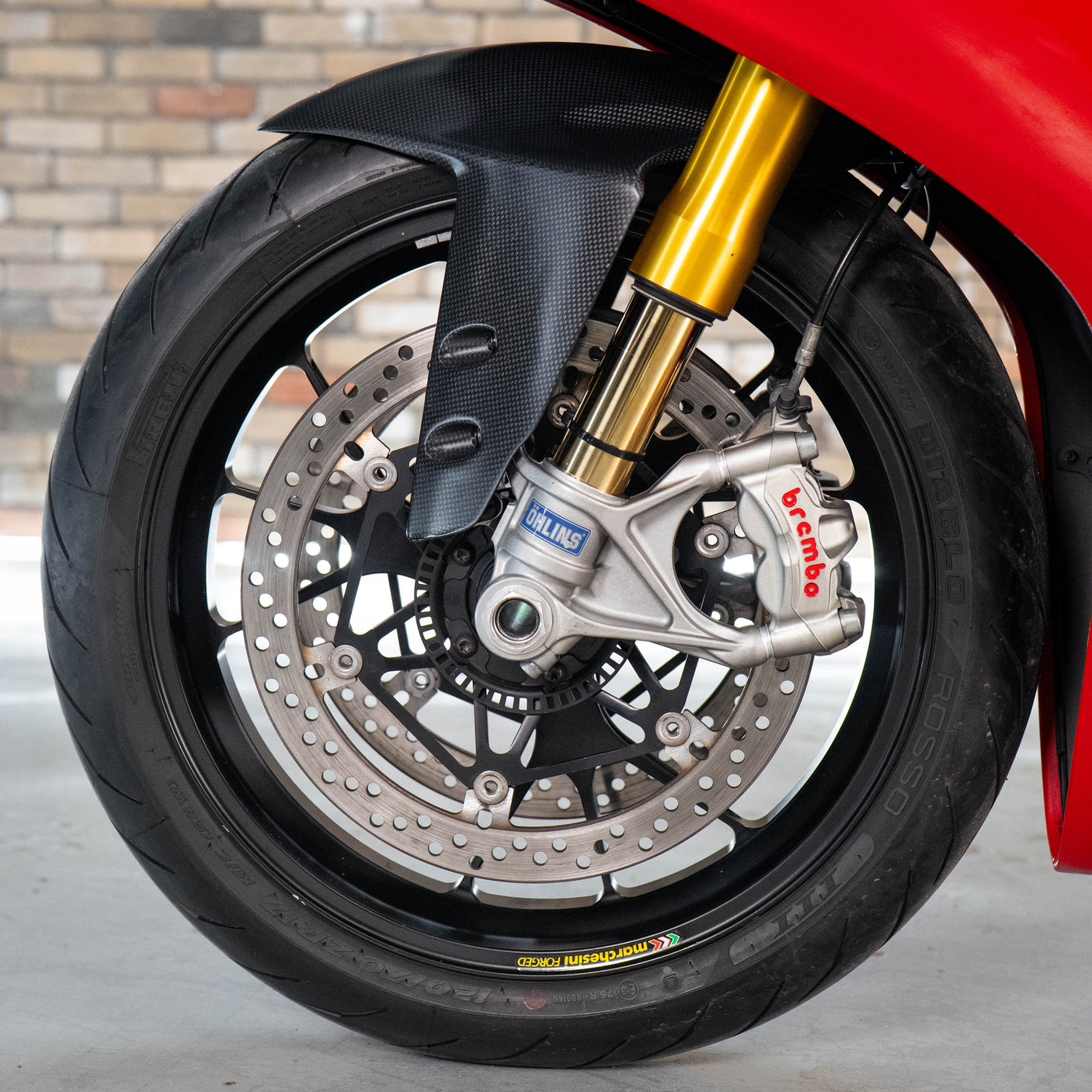 Fast Friday: INSANE Ducati Panigale R + £1000 cash