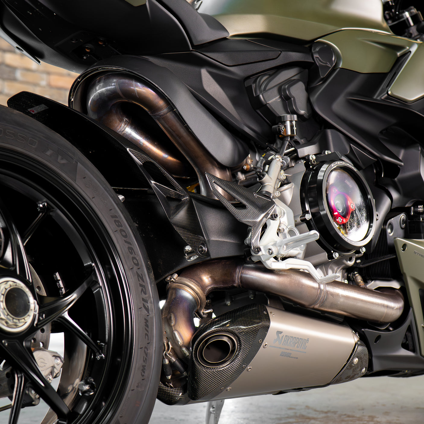 Fast Friday: INSANE 2023 Ducati Streetfighter + £1000 cash