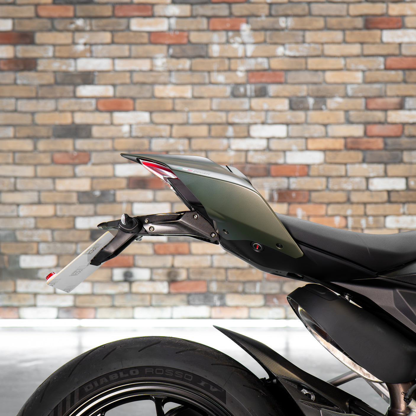 Fast Friday: INSANE 2023 Ducati Streetfighter + £1000 cash