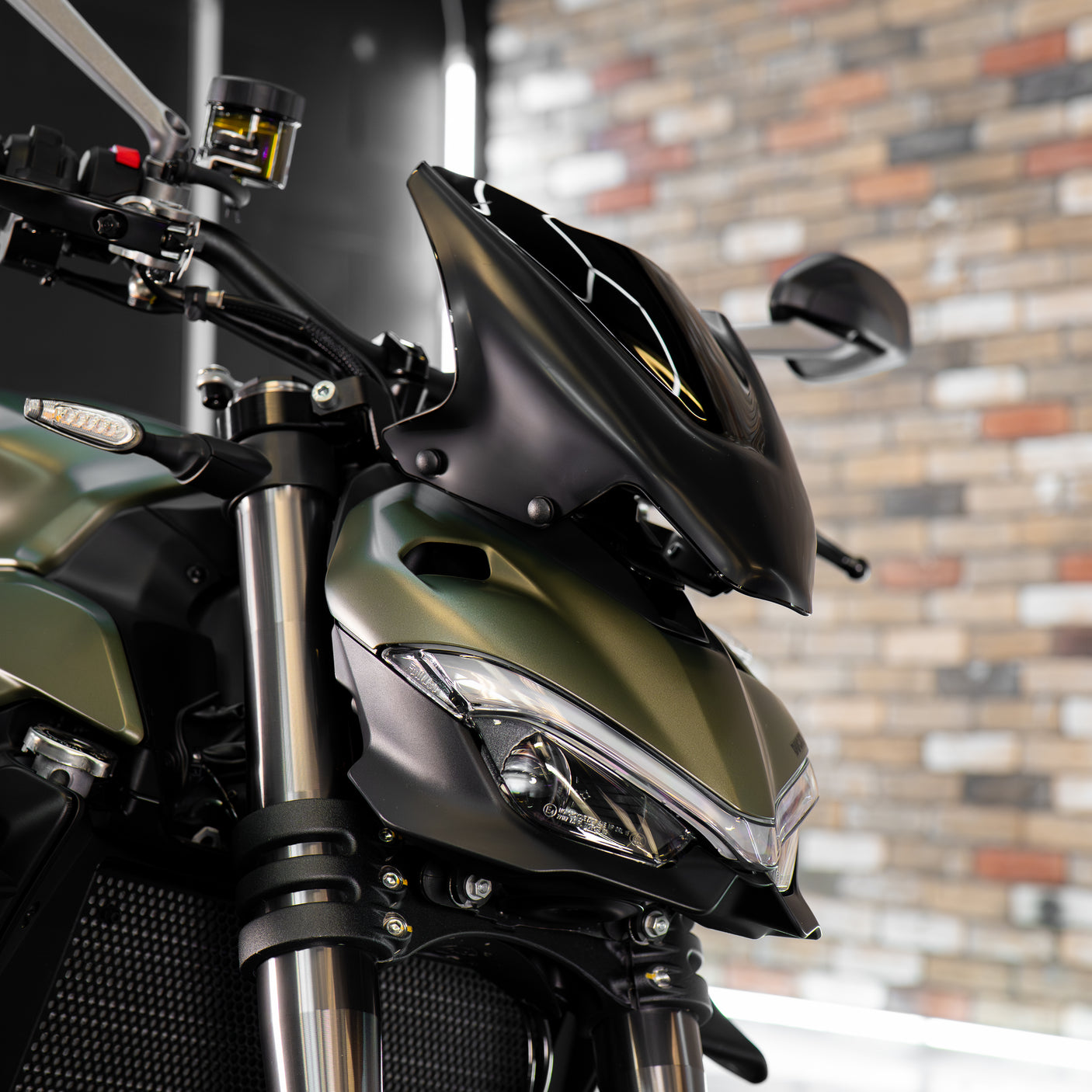 Fast Friday: INSANE 2023 Ducati Streetfighter + £1000 cash