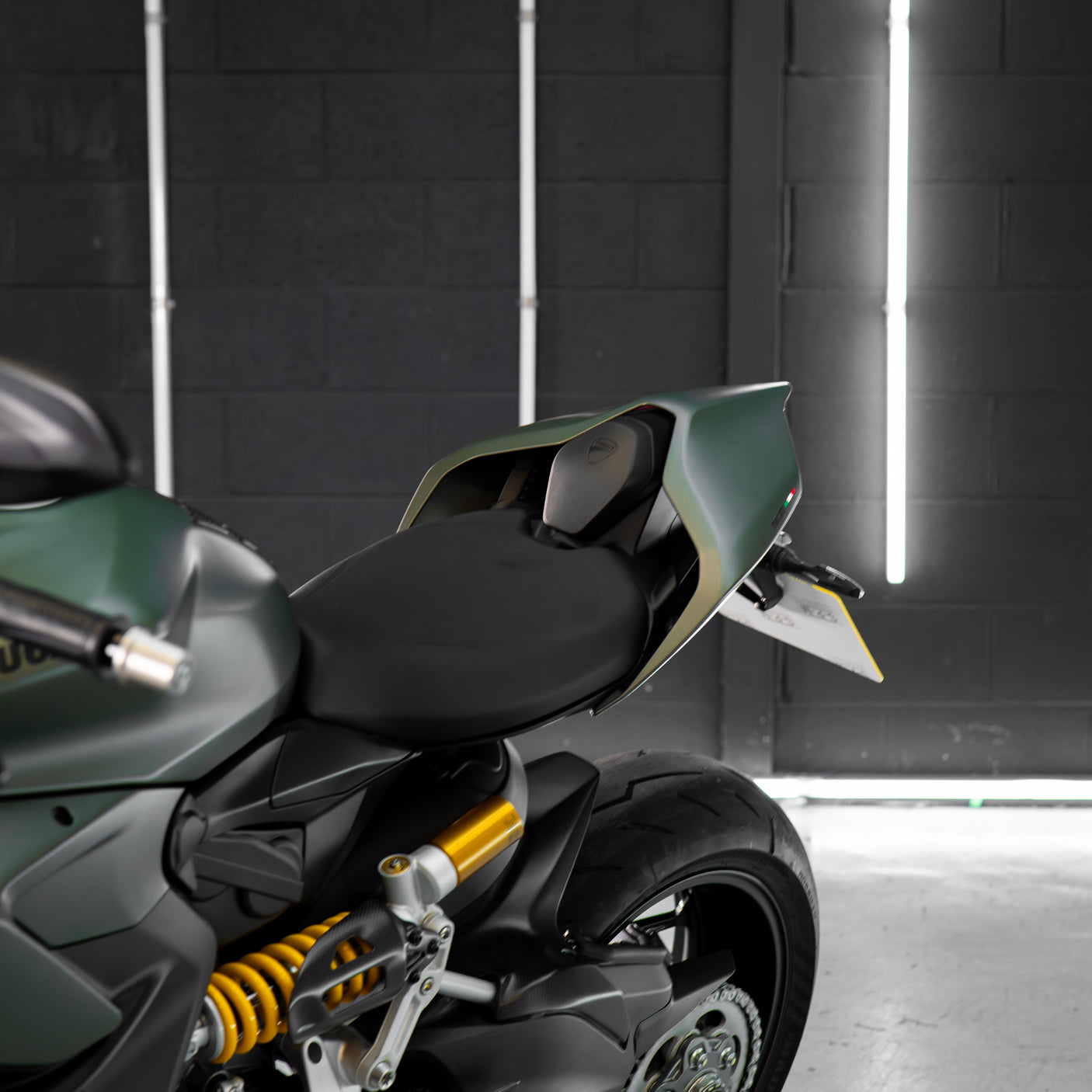 Fast Friday: INSANE 2023 Ducati Streetfighter + £1000 cash