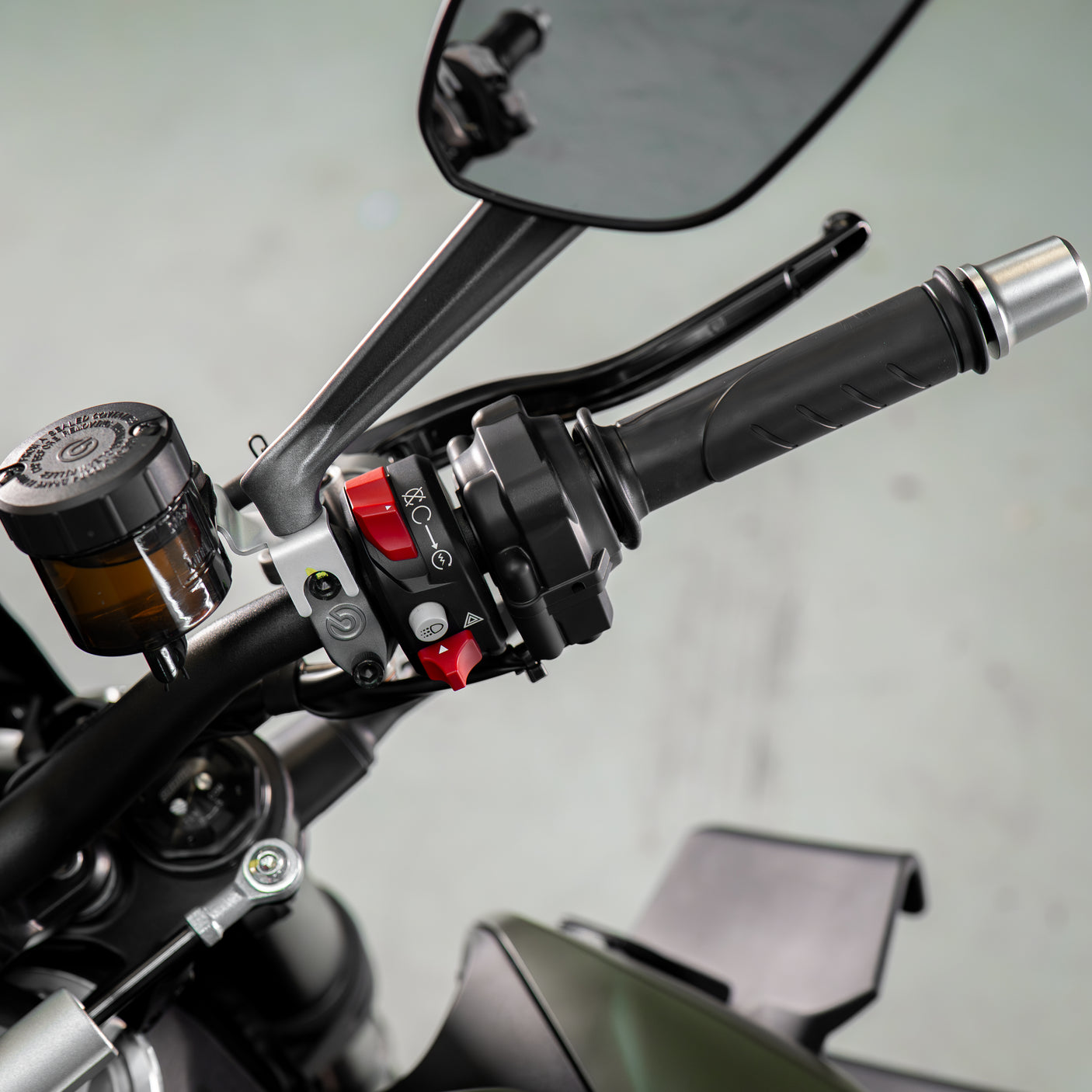 Fast Friday: INSANE 2023 Ducati Streetfighter + £1000 cash