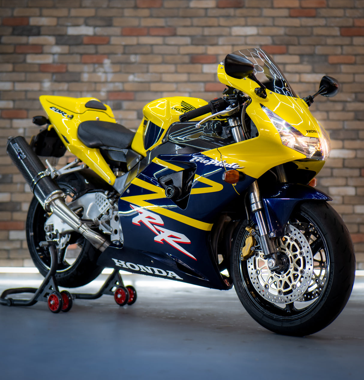 Stunning Modern Classic 954 Honda Fireblade