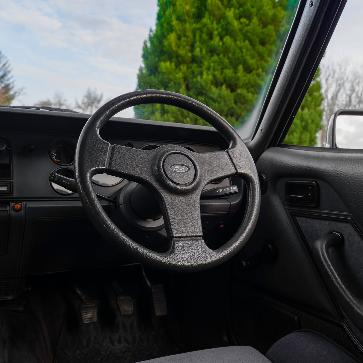 Low Mileage 1983 Ford Capri 2.8 Injection - Super clean!