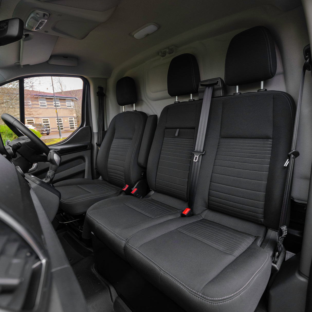2023 Ford Transit Custom + £14,000 DeWalt Tool Bundle