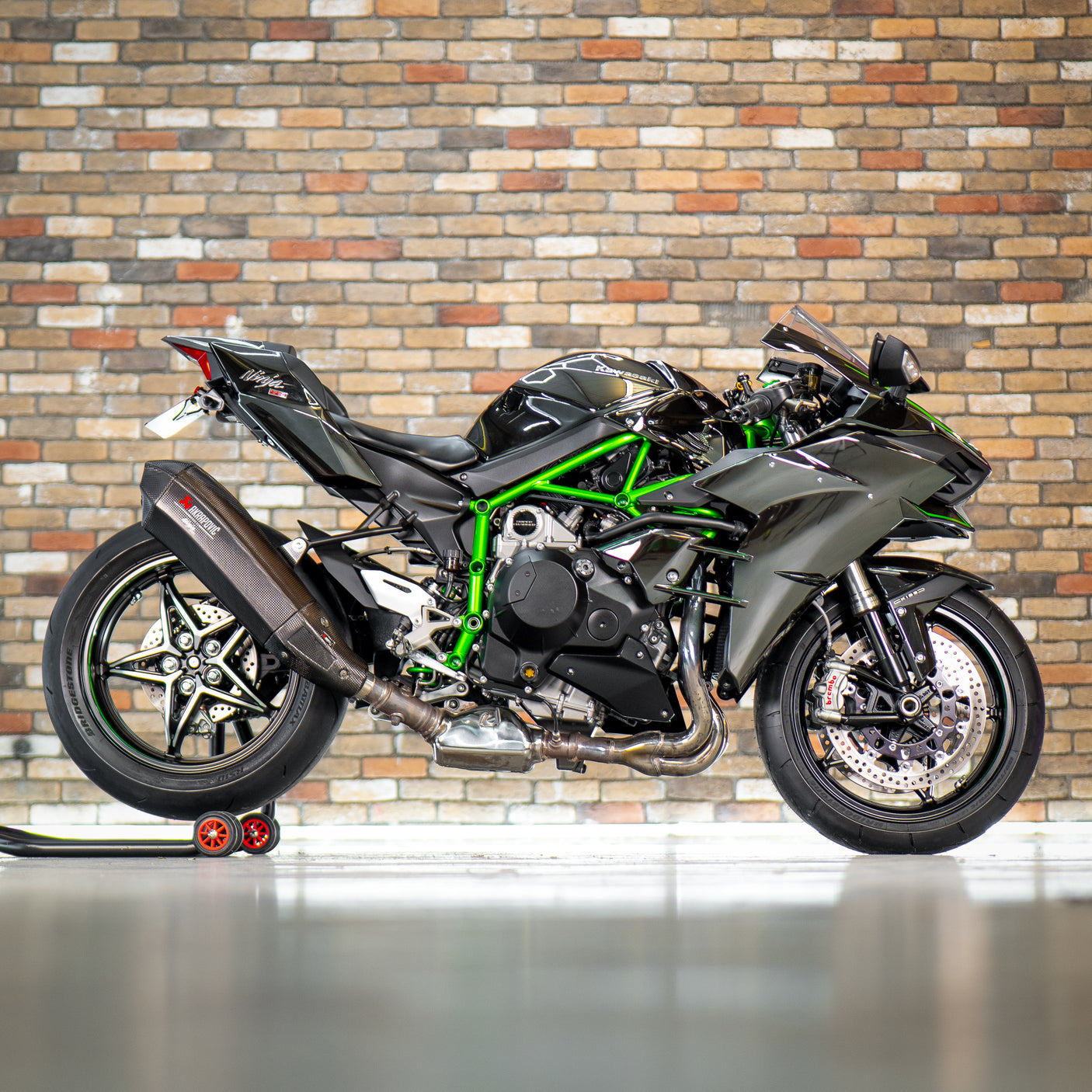 Supercharged Kawasaki H2 + £2000 cash