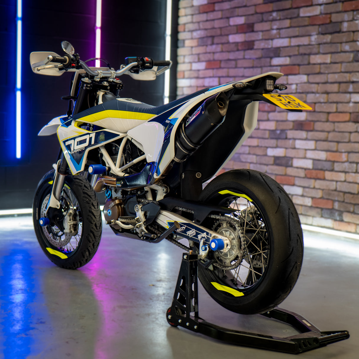 Insane Husqvarna 701 Super Moto