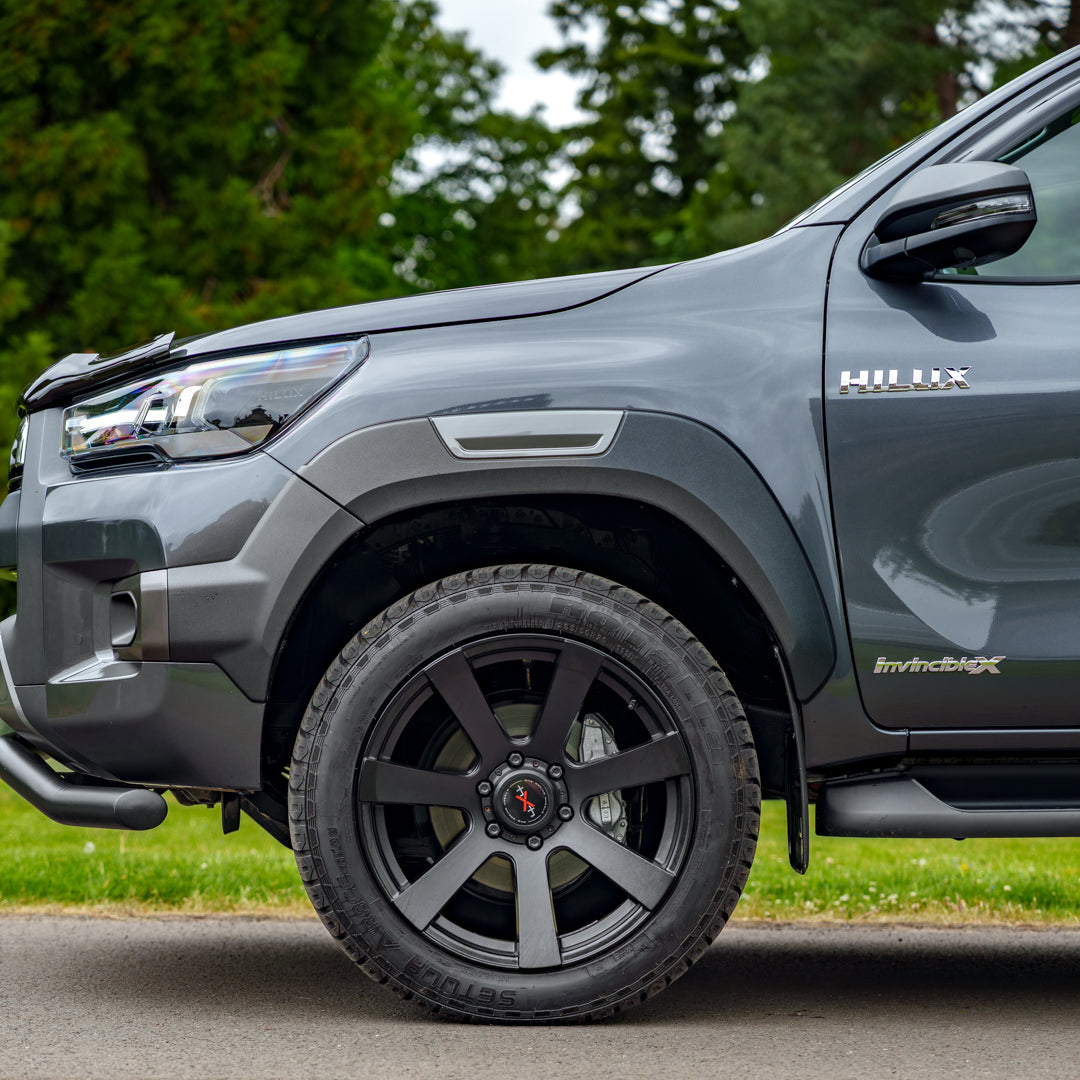 2025 Toyota Hilux Invincible X