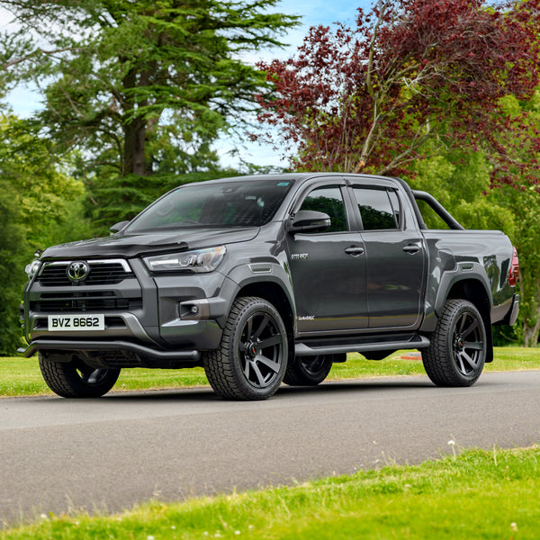2025 Toyota Hilux Invincible X