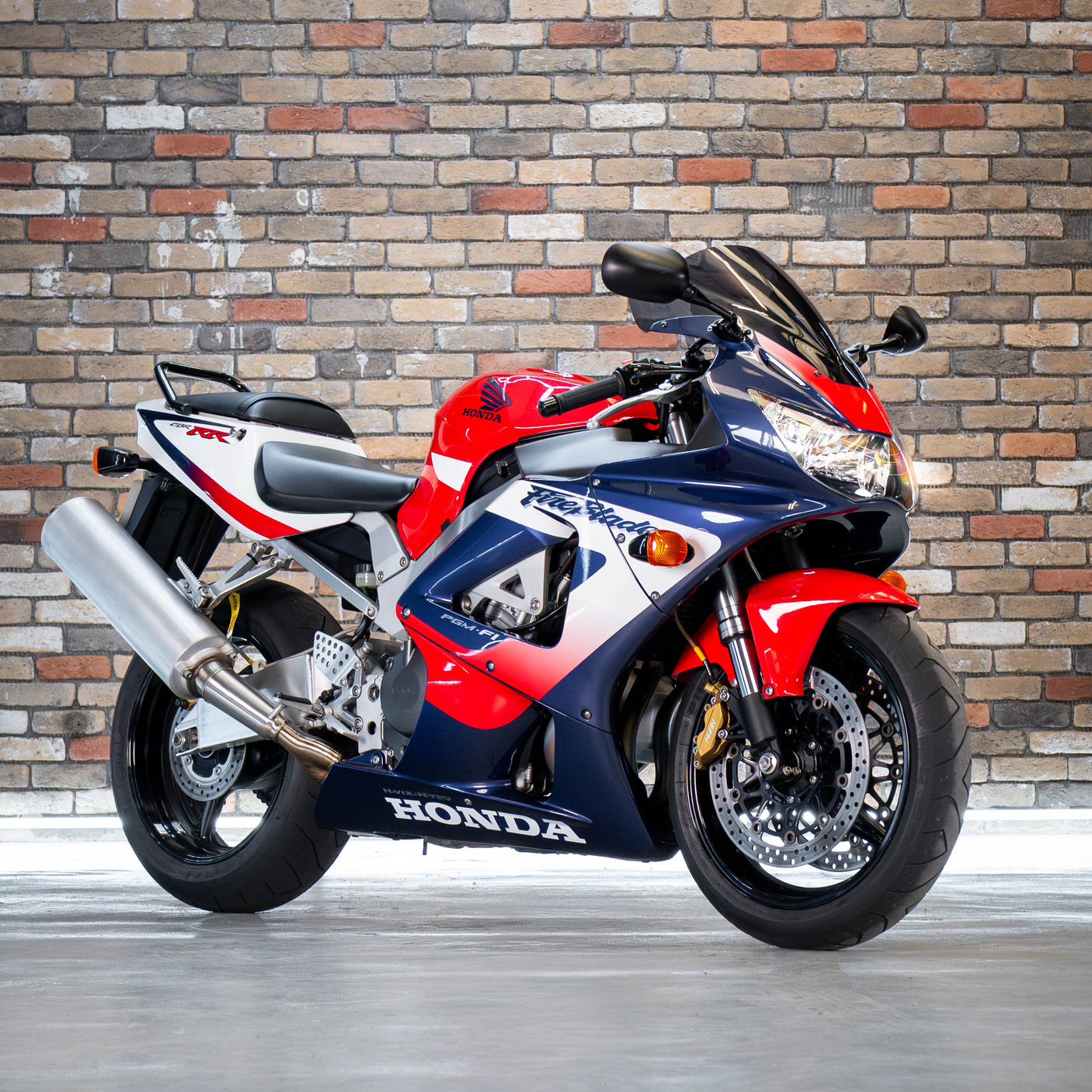Minted 2001 Honda Fireblade 929