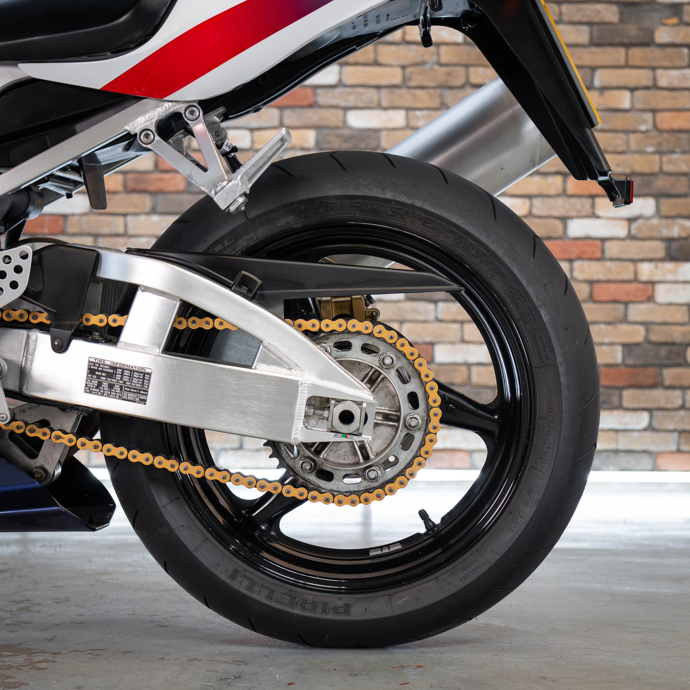 Minted 2001 Honda Fireblade 929