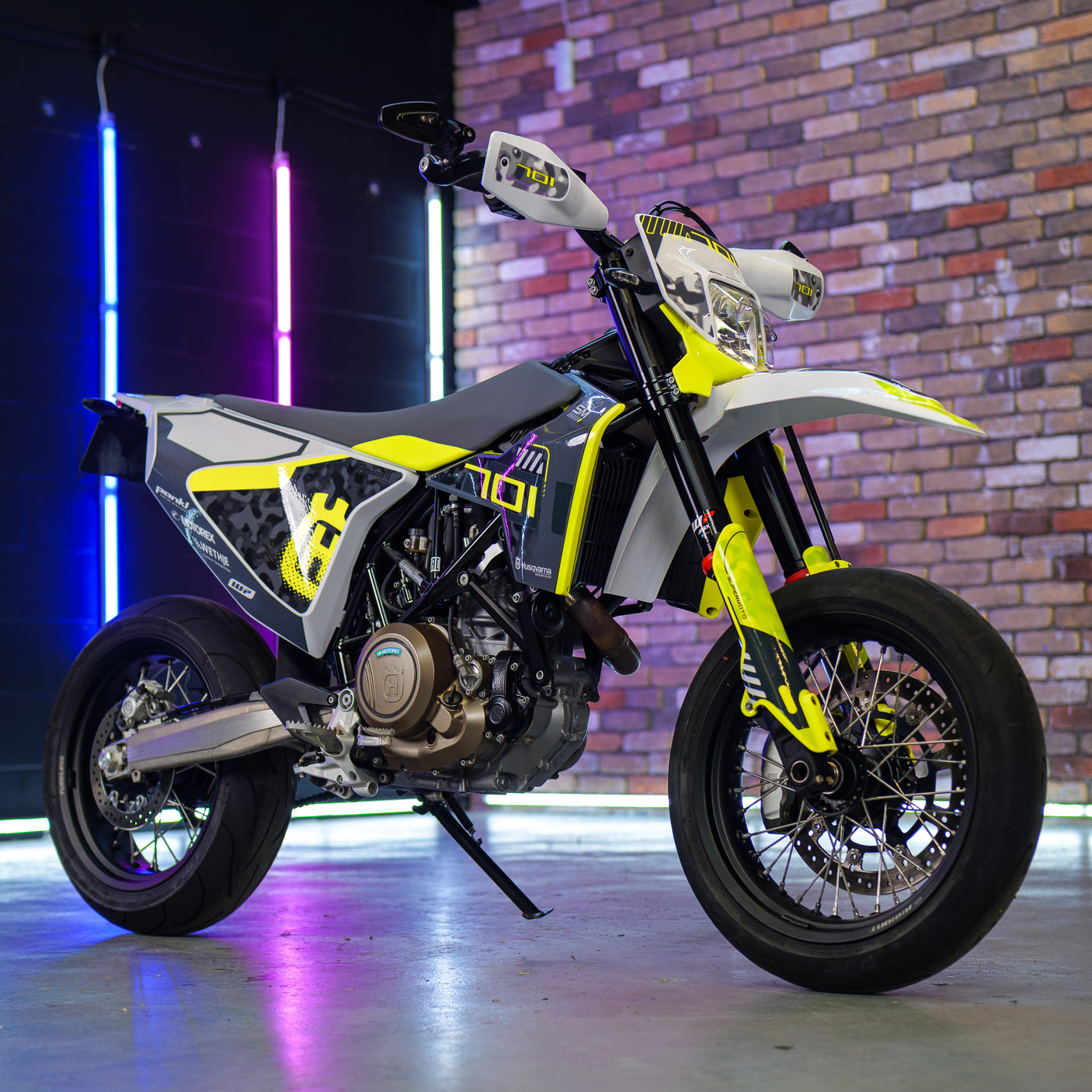 2022 Husqvarna 701 Supermoto + £1000 cash