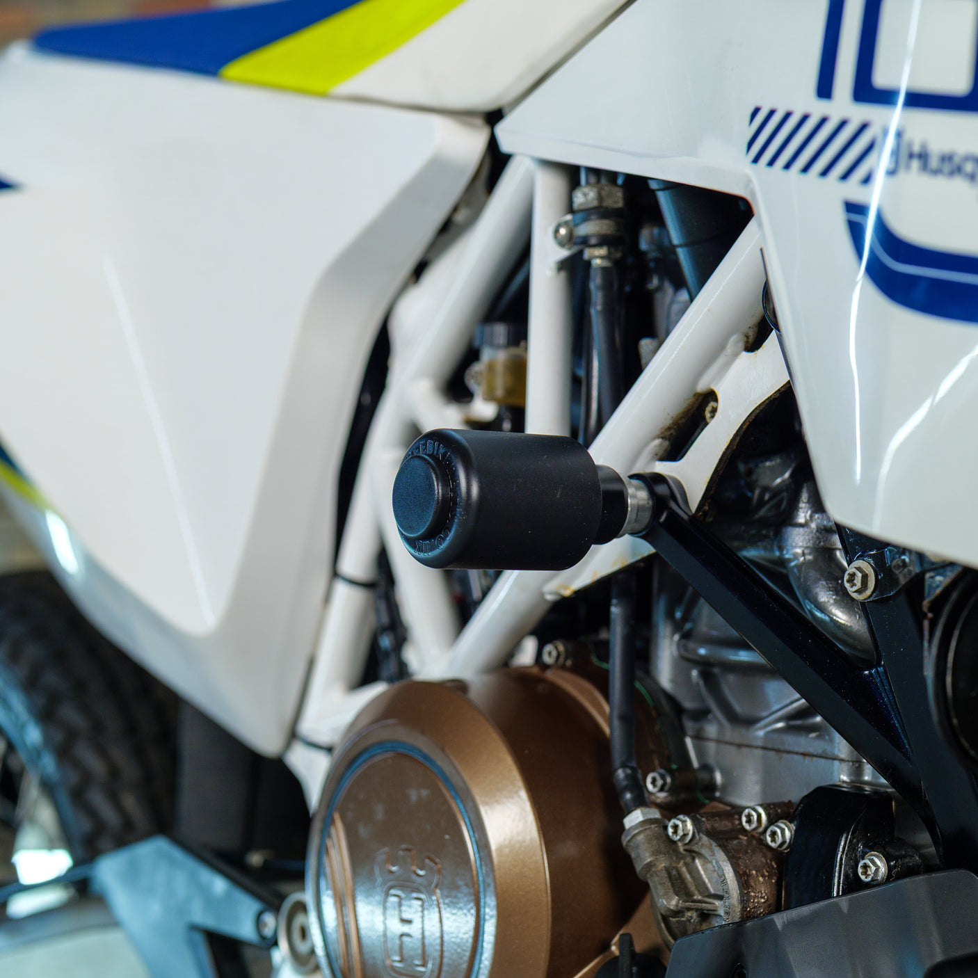 LOW ODDS: HUSQVARNA 701 SUPERMOTO