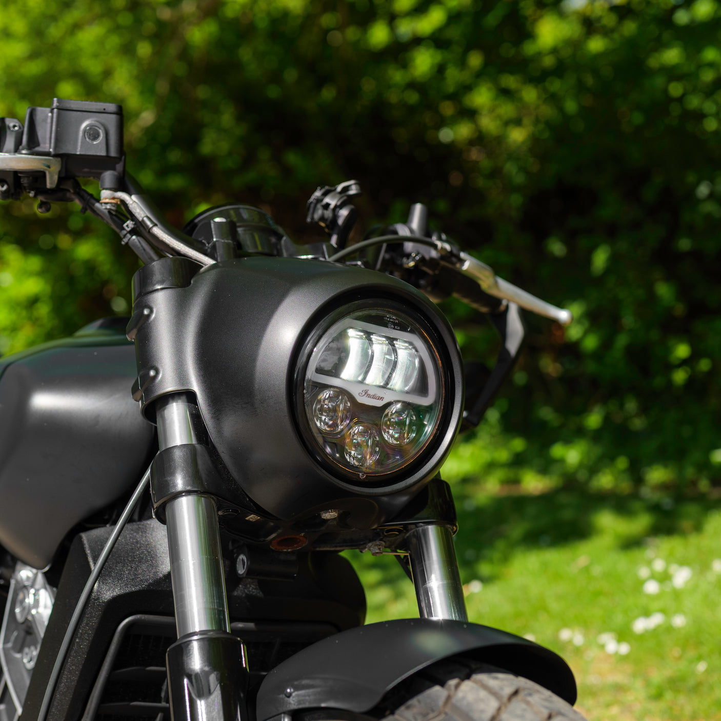 Indian Scout Bobber with Vance & Hines + £1000