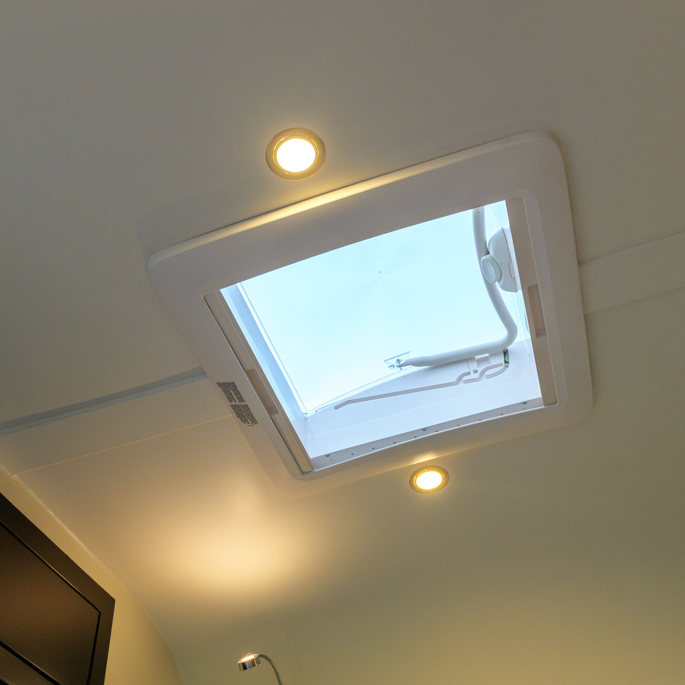 Jasper - Stunning 4 berth Custom Campervan + £5000 cash