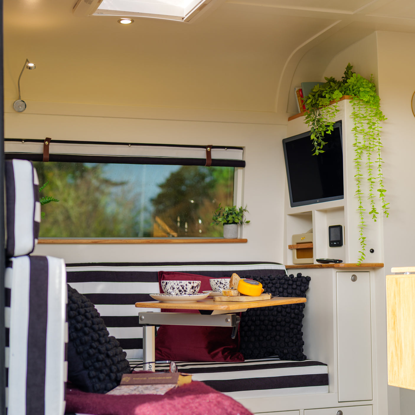 Jasper - Stunning 4 berth Custom Campervan + £5000 cash