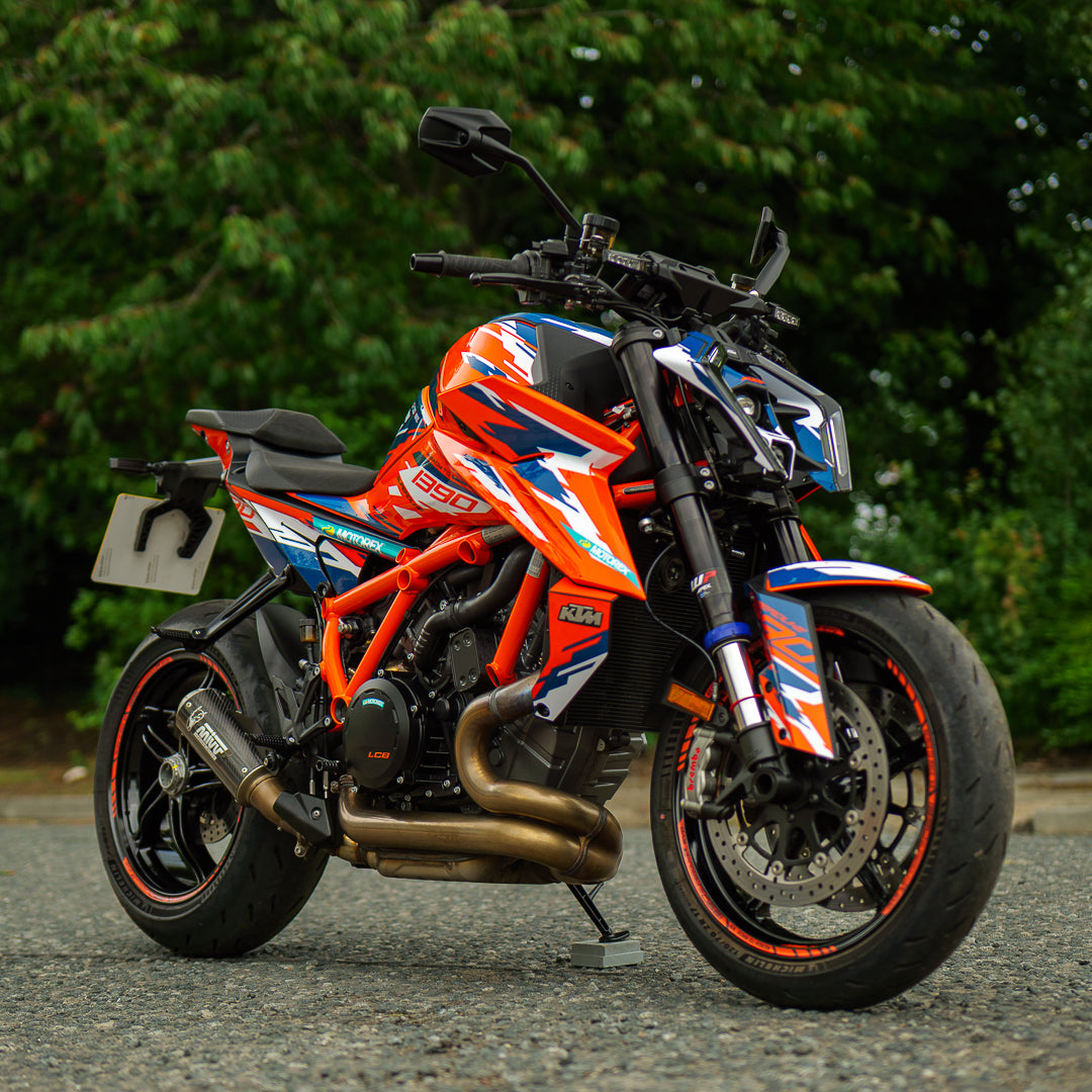 CUSTOM 2025 KTM 1390 DUKE EVO R