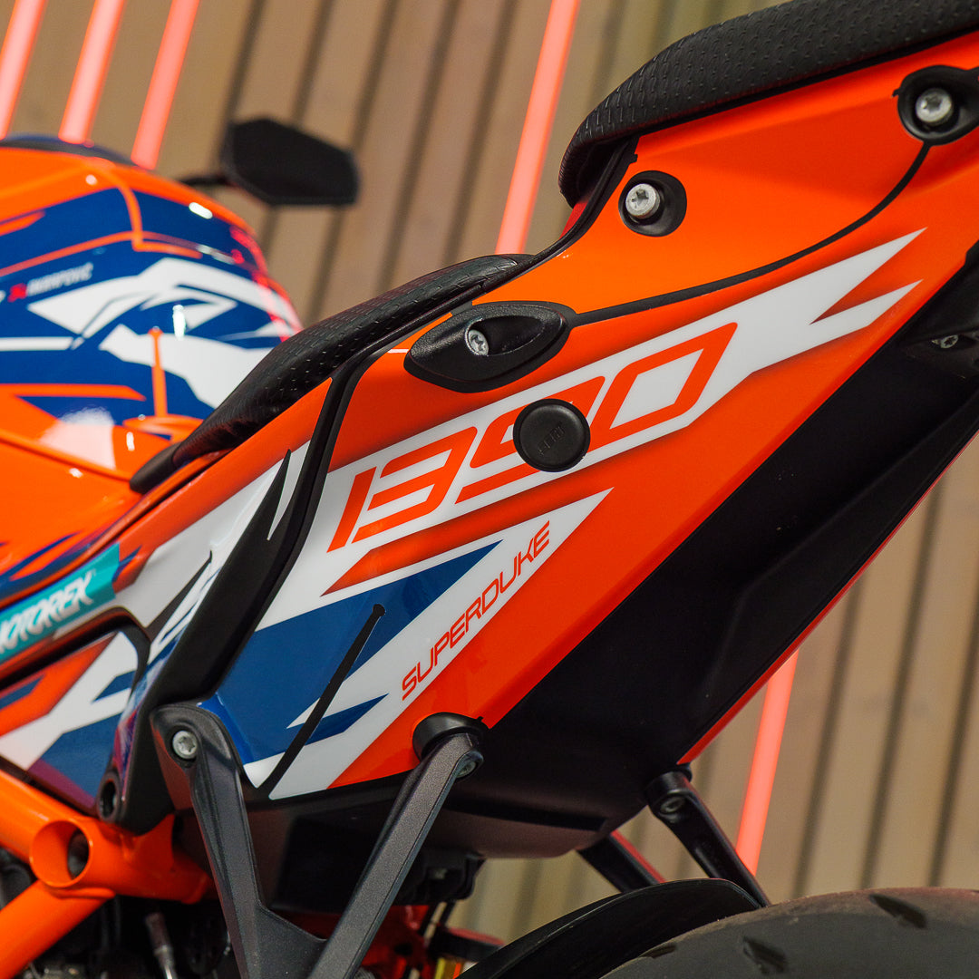 CUSTOM 2025 KTM 1390 DUKE EVO R