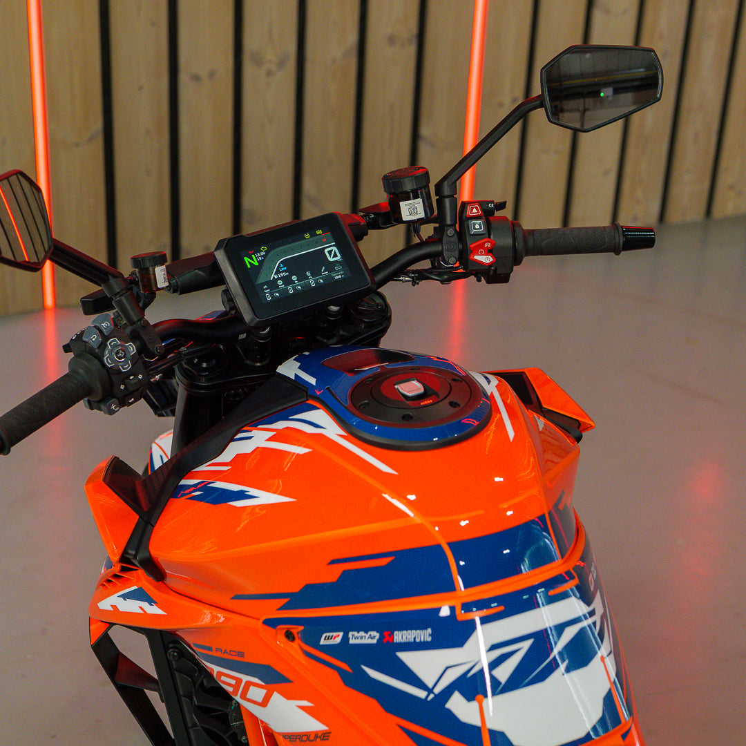CUSTOM 2025 KTM 1390 DUKE EVO R