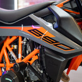 INSANE KTM 690 Supermoto!