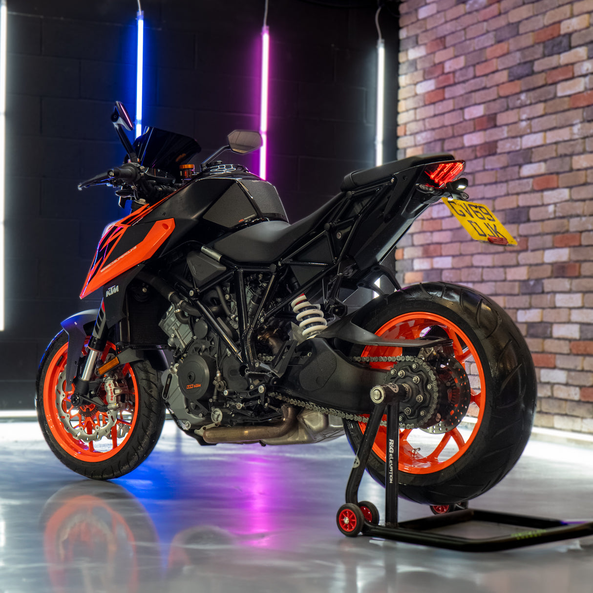 INSANE KTM 1290 Superduke R